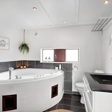 度假居 Ll268-humble-blabaervaenget-3 Ristinge